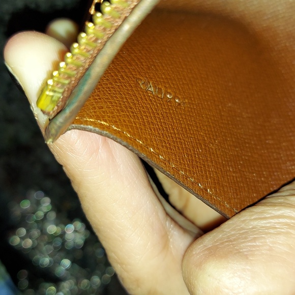 Louis Vuitton Porte Monnaie Billets Tresor, Vintage LV Wallet - Picture 14 of 17